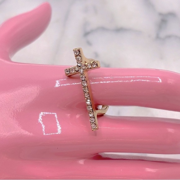 Gold‎ & Crystal Cross Finger Fashion Ring Sz 9-10 - Picture 1 of 7